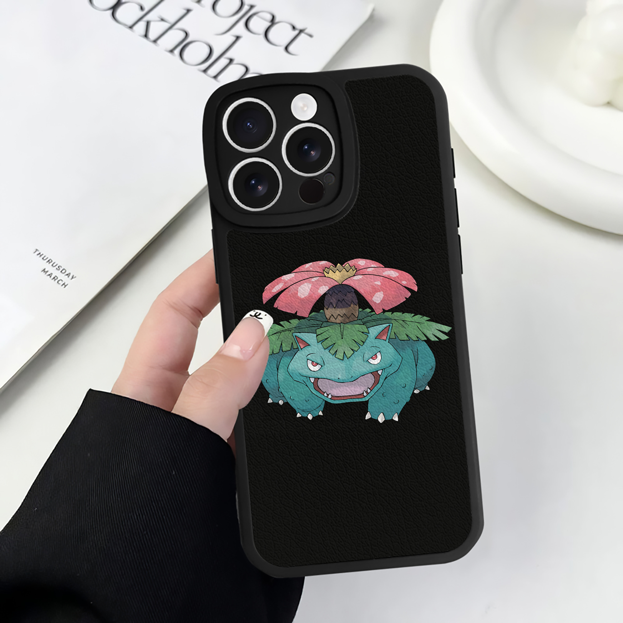（画像用） ポケットモンスター Pokémon 【iPhone 16シリーズ対応】シリコンスマホケース（レザー調） 材質：シリコン